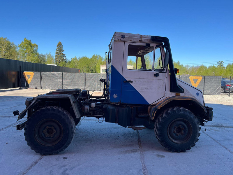 Tractor Mercedes-Benz Unimog U130 4x4: foto 5 Tractor Mercedes-Benz Unimog U130 4x4: foto 5