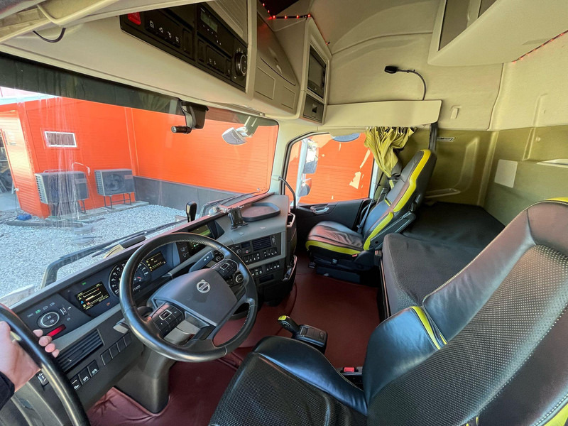 Tractor Volvo FH 16 750 6x2 RETARDER / HYDRAULICS / DOUBLE BOGIE / FULL AIR / ADR / GLOBE XL: foto 12