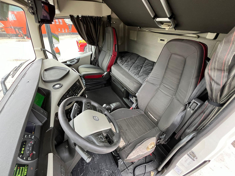 Tractor Volvo FH 500 6x2 GLOBE XL: foto 16