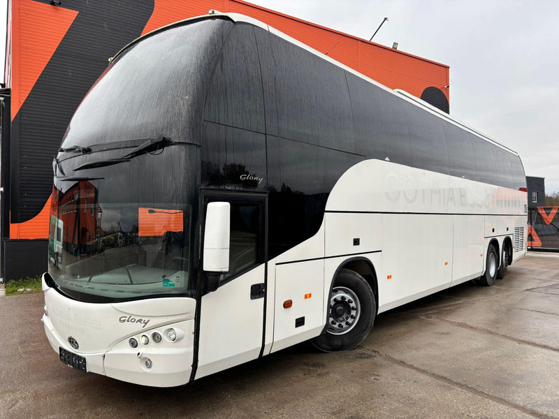Volvo B12B Beulas Glory 6x2*4 61 SEATS / AC / AUXILIARY HEATING / WC - Autocarro: foto 3 Volvo B12B Beulas Glory 6x2*4 61 SEATS / AC / AUXILIARY HEATING / WC - Autocarro: foto 3