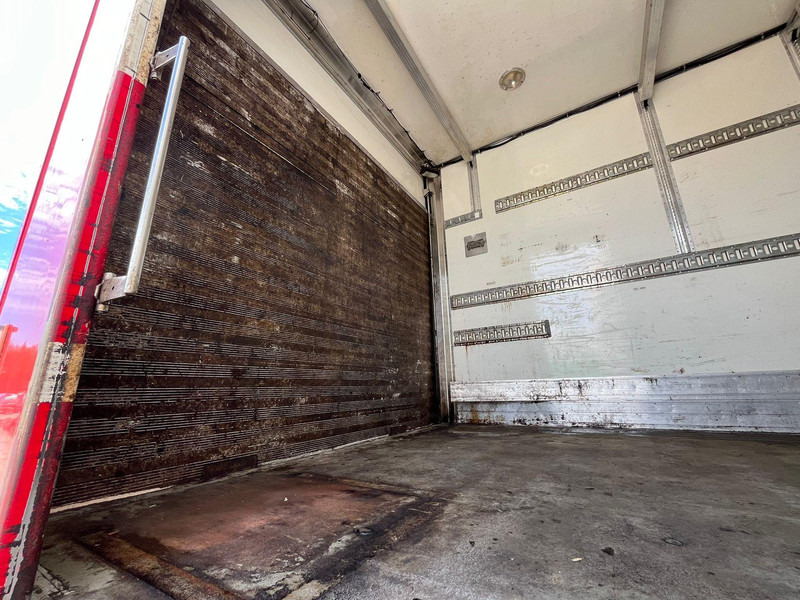 Leasing de Volvo B12M 4x2 14 SEATS / AC / AUXILIARY HEATING / WC / KITCHEN Volvo B12M 4x2 14 SEATS / AC / AUXILIARY HEATING / WC / KITCHEN: foto 11