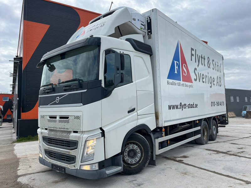 Volvo FH 460 6x2*4 T-1000R / Box L=7437 mm - Camião frigorífico: foto 2 Volvo FH 460 6x2*4 T-1000R / Box L=7437 mm - Camião frigorífico: foto 2