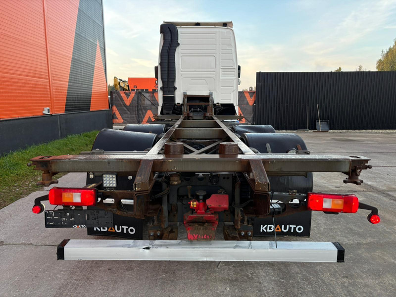 Camião chassi Volvo FH 540 6x2 LOW CHECKED MILEAGE ! / RETARDER / CHASSIS L=6975 mm: foto 7 Camião chassi Volvo FH 540 6x2 LOW CHECKED MILEAGE ! / RETARDER / CHASSIS L=6975 mm: foto 7