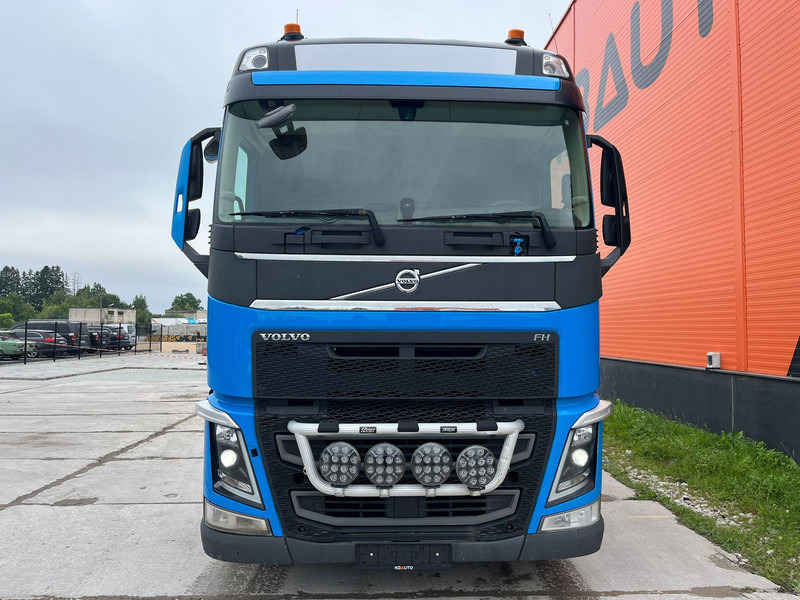 Volvo FH 540 6x4 FOR SALE AS CHASSIS / HYDRAULICS - Camião chassi: foto 2 Volvo FH 540 6x4 FOR SALE AS CHASSIS / HYDRAULICS - Camião chassi: foto 2