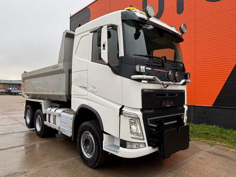 Volvo FH 540 6x4 RETARDER / TANDEM AXLE LIFT / SNOWPLOW EQUIPMENT / BOX L = 4473 mm - Camião basculante: foto 4 Volvo FH 540 6x4 RETARDER / TANDEM AXLE LIFT / SNOWPLOW EQUIPMENT / BOX L = 4473 mm - Camião basculante: foto 4