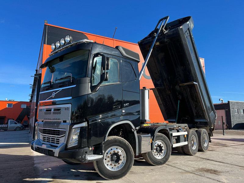 Volvo FH 540 8x4 RETARDER / BIG AXLES / BOX L=5623 mm - Camião basculante: foto 2 Volvo FH 540 8x4 RETARDER / BIG AXLES / BOX L=5623 mm - Camião basculante: foto 2