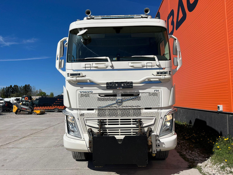 Volvo FH 540 8x4 RETARDER / TANDEM AXLE LIFT / BIG AXLES / BOX L=5704 mm - Camião basculante: foto 3 Volvo FH 540 8x4 RETARDER / TANDEM AXLE LIFT / BIG AXLES / BOX L=5704 mm - Camião basculante: foto 3