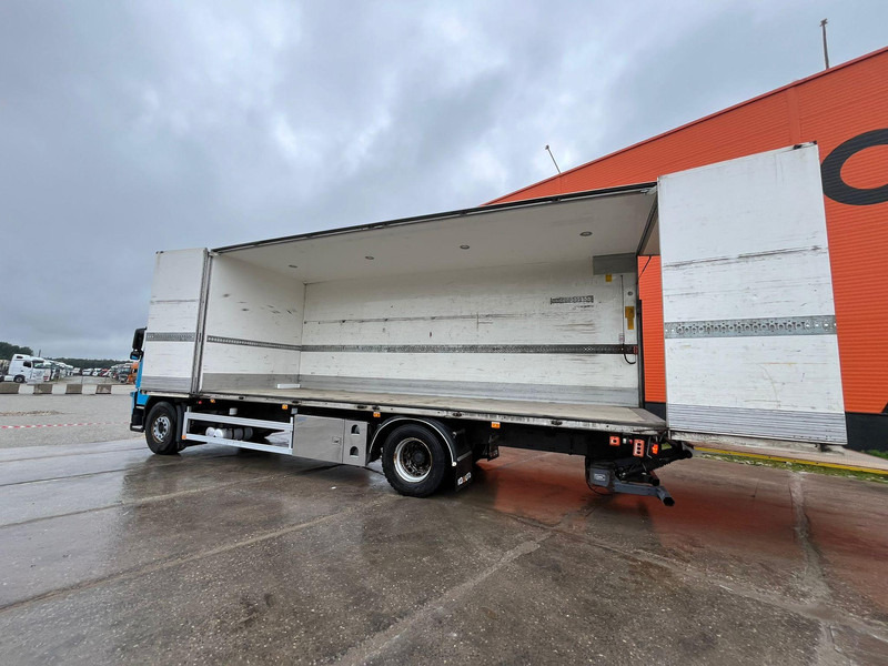 Camião furgão Volvo FM 330 4x2 BOX L=7694 mm: foto 10