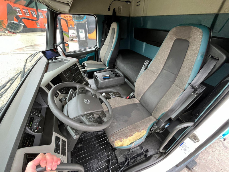 Camião furgão Volvo FM 330 4x2 BOX L=7694 mm: foto 20
