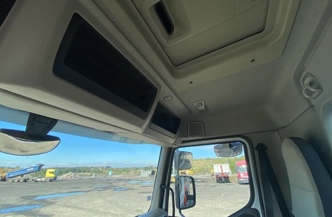 Leasing de Renault KERAX 380 /Dźwig HDS Palfinger PK13001-K / / Retarder / Manual Renault KERAX 380 /Dźwig HDS Palfinger PK13001-K / / Retarder / Manual: foto 16