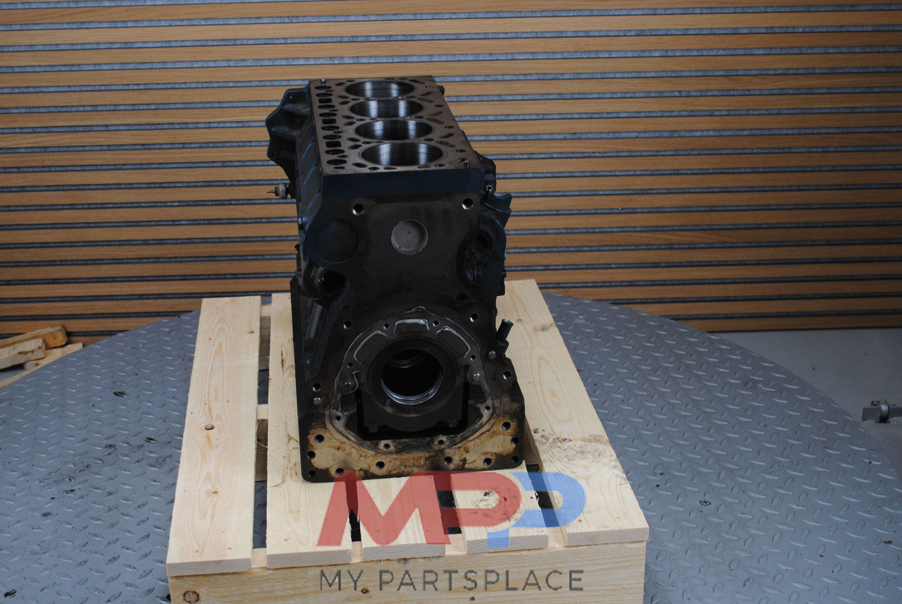 Kubota Blok Kubota V3300 - Bloco do motor por Máquina de construção: foto 5 Kubota Blok Kubota V3300 - Bloco do motor por Máquina de construção: foto 5