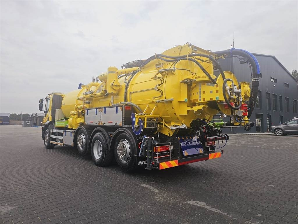 Iveco RAVO WUKO FOR CHANNEL CLEANING druck saug kanal - Caminhão limpa fossa: foto 5 Iveco RAVO WUKO FOR CHANNEL CLEANING druck saug kanal - Caminhão limpa fossa: foto 5
