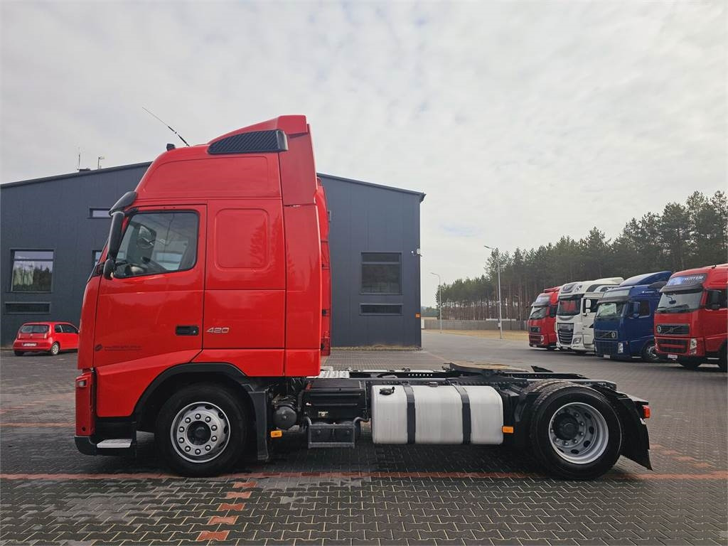 Volvo FH13 XXL NEW TIRES MANUAL 420 EURO 5 2011 - Tractor: foto 3 Volvo FH13 XXL NEW TIRES MANUAL 420 EURO 5 2011 - Tractor: foto 3