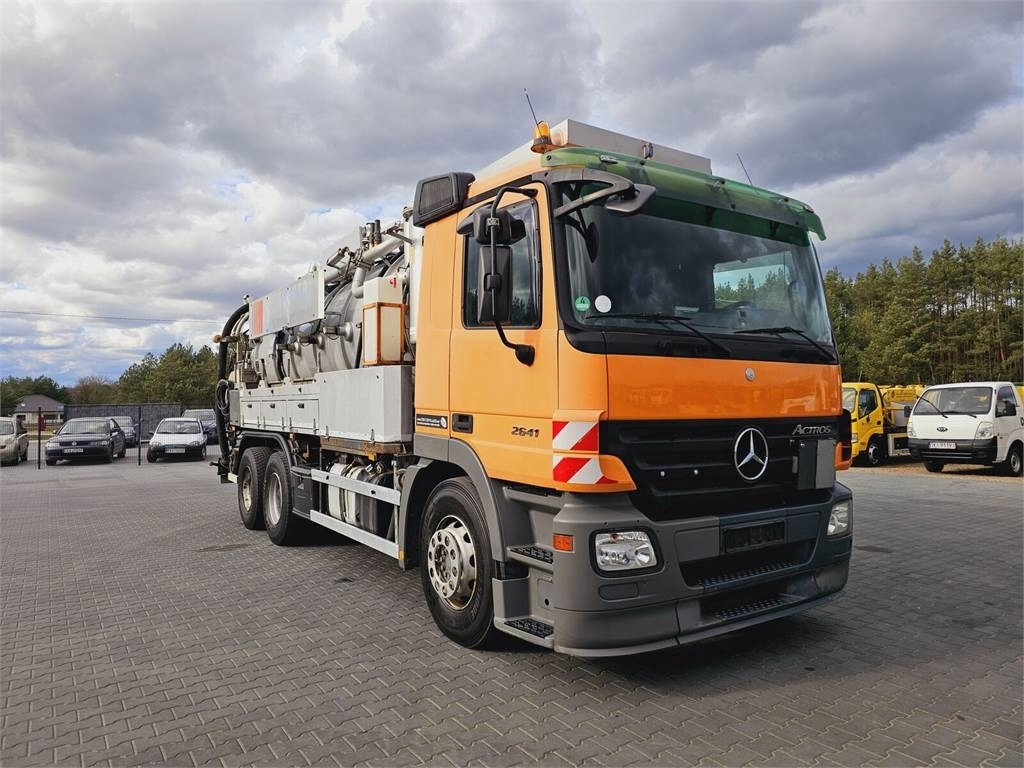 Mercedes-Benz WUKO KROLL COMBI FOR SEWER CLEANING - Veículo municipal/ Especial: foto 2 Mercedes-Benz WUKO KROLL COMBI FOR SEWER CLEANING - Veículo municipal/ Especial: foto 2
