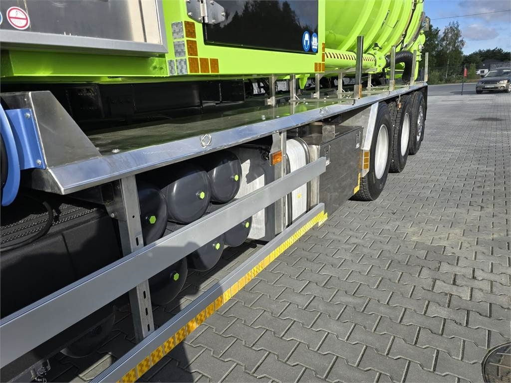 Scania Disab Centurion P210/9 Suction-blowing vacuum load - Veículo municipal/ Especial: foto 2 Scania Disab Centurion P210/9 Suction-blowing vacuum load - Veículo municipal/ Especial: foto 2
