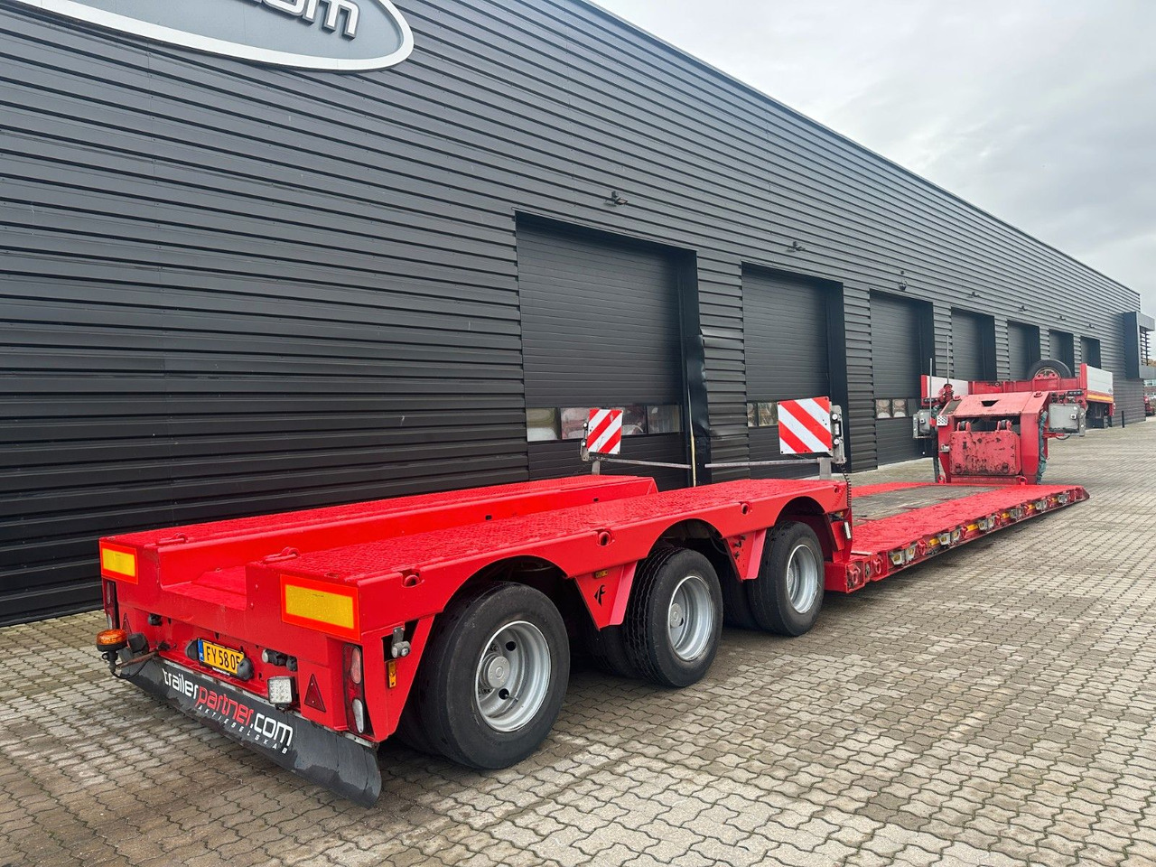 Faymonville 3 achs Tiefbett 300 mm Faymonville Megamax 3 achs Tiefbett 300 mm - Semi-reboque baixa: foto 2 Faymonville 3 achs Tiefbett 300 mm Faymonville Megamax 3 achs Tiefbett 300 mm - Semi-reboque baixa: foto 2