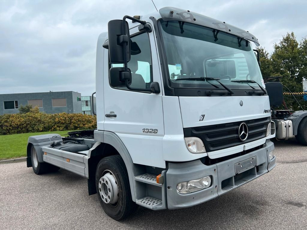 Mercedes-Benz Atego 1328 LS 4x2 + Diagnose Auflieger - Tractor: foto 4 Mercedes-Benz Atego 1328 LS 4x2 + Diagnose Auflieger - Tractor: foto 4