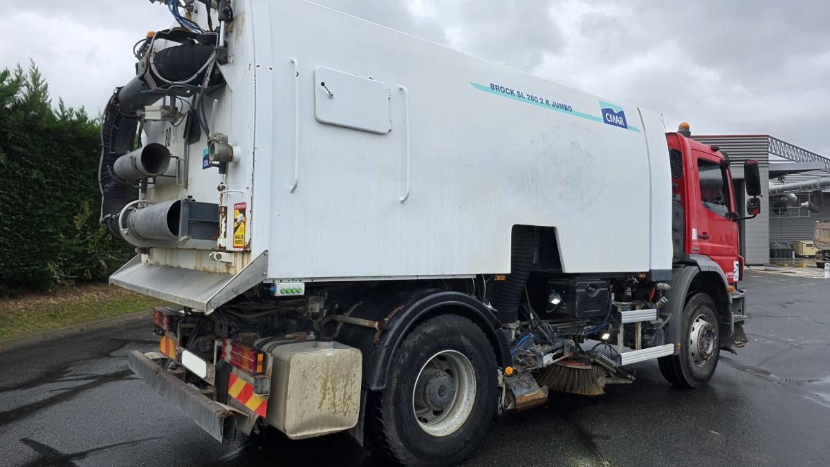 Mercedes Axor 1829 KO - Varredora urbana: foto 4 Mercedes Axor 1829 KO - Varredora urbana: foto 4