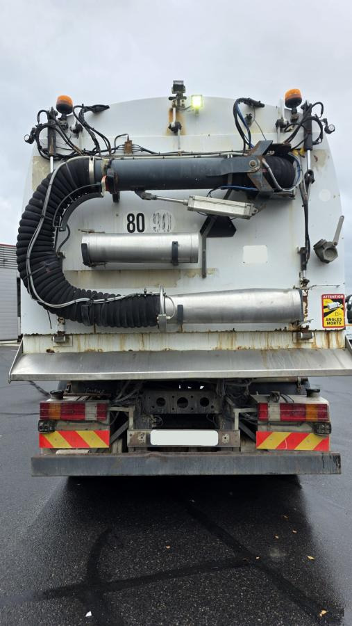 Mercedes Axor 1829 KO - Varredora urbana: foto 2 Mercedes Axor 1829 KO - Varredora urbana: foto 2