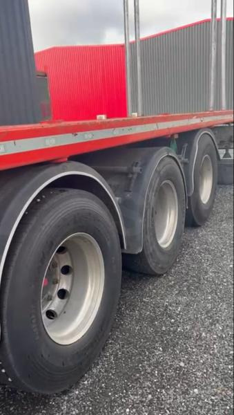 Pacton - Semi-reboque transporte de madeira: foto 5 Pacton - Semi-reboque transporte de madeira: foto 5