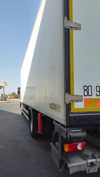 Renault Midlum 270 DXI - Camião frigorífico: foto 4 Renault Midlum 270 DXI - Camião frigorífico: foto 4