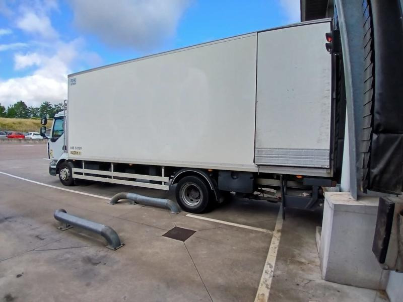 Renault Premium 270 DXI - Camião frigorífico: foto 2 Renault Premium 270 DXI - Camião frigorífico: foto 2