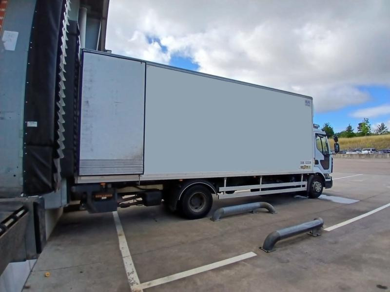 Renault Premium 270 DXI - Camião frigorífico: foto 4 Renault Premium 270 DXI - Camião frigorífico: foto 4