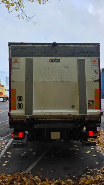 Scania P 320 - Camião frigorífico: foto 5 Scania P 320 - Camião frigorífico: foto 5