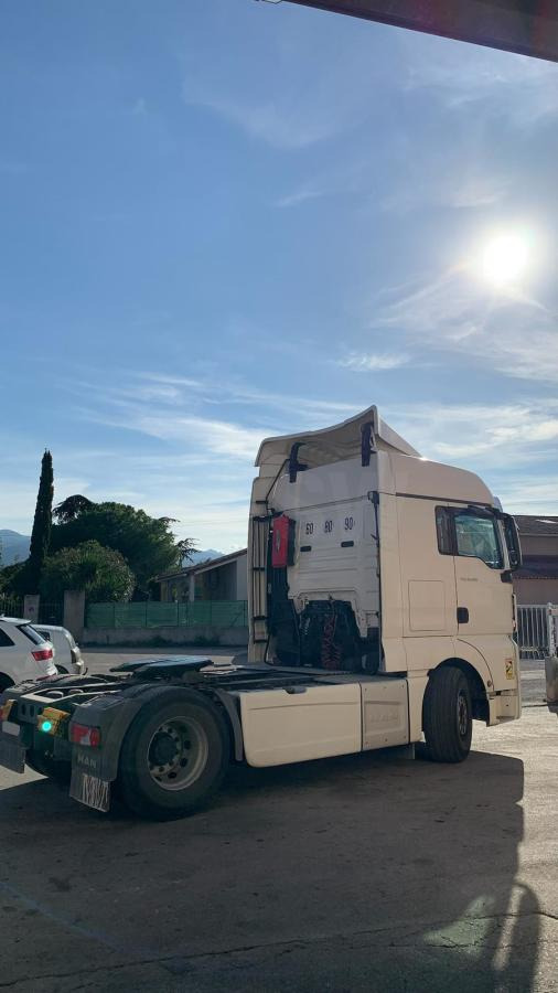 MAN TGX 18.460 - Tractor: foto 3 MAN TGX 18.460 - Tractor: foto 3