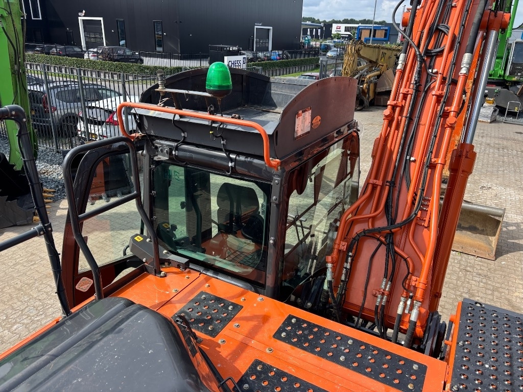 Escavadora de rastos Hitachi ZX 210 LC-6: foto 30