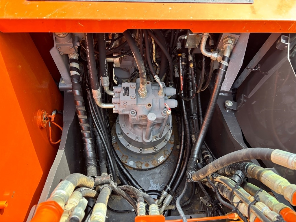 Escavadora de rastos Hitachi ZX 210 LC-6: foto 29