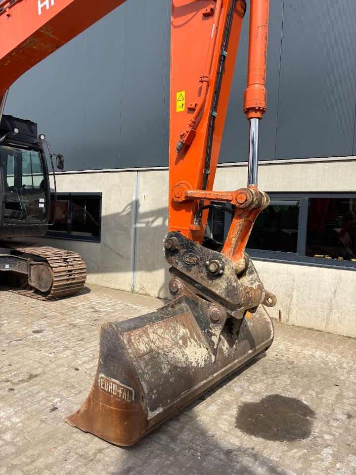 Escavadora de rastos Hitachi ZX 210 LC-6: foto 12
