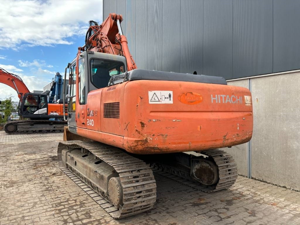Hitachi ZX210 -- 6 cylinder isuzu -- manual engine! - Escavadora de rastos: foto 4 Hitachi ZX210 -- 6 cylinder isuzu -- manual engine! - Escavadora de rastos: foto 4