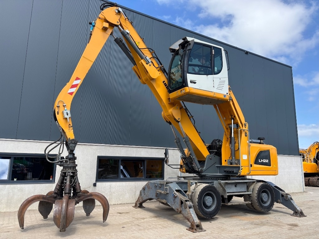 Liebherr LH 22 -- LH22 -- LH 24 - Manipulador de material: foto 1 Liebherr LH 22 -- LH22 -- LH 24 - Manipulador de material: foto 1