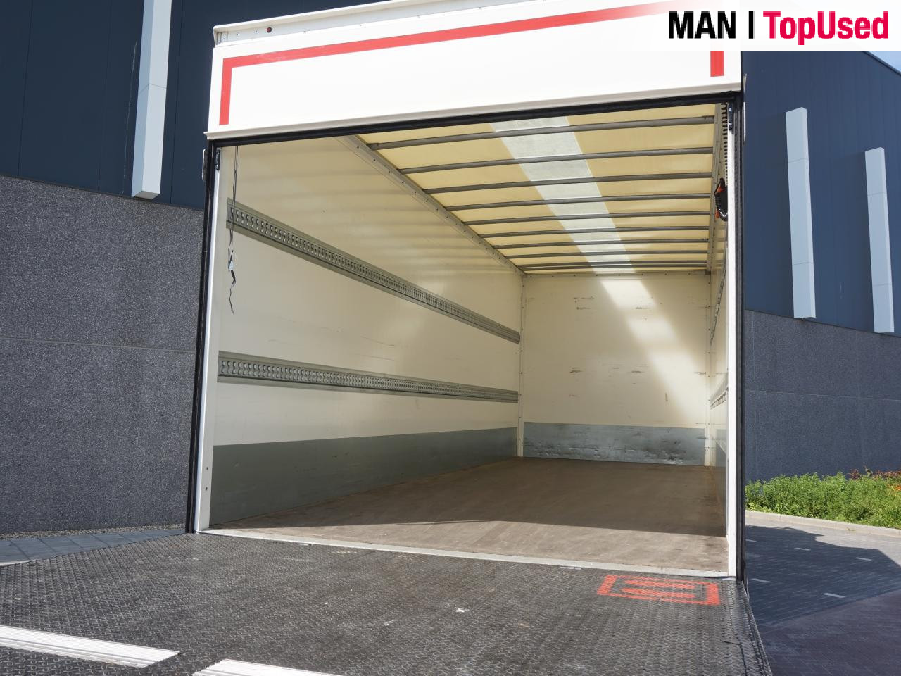 Camião de caixa aberta/ Plataforma MAN TGM 18.250 4x2 BL CH: foto 14 Camião de caixa aberta/ Plataforma MAN TGM 18.250 4x2 BL CH: foto 14