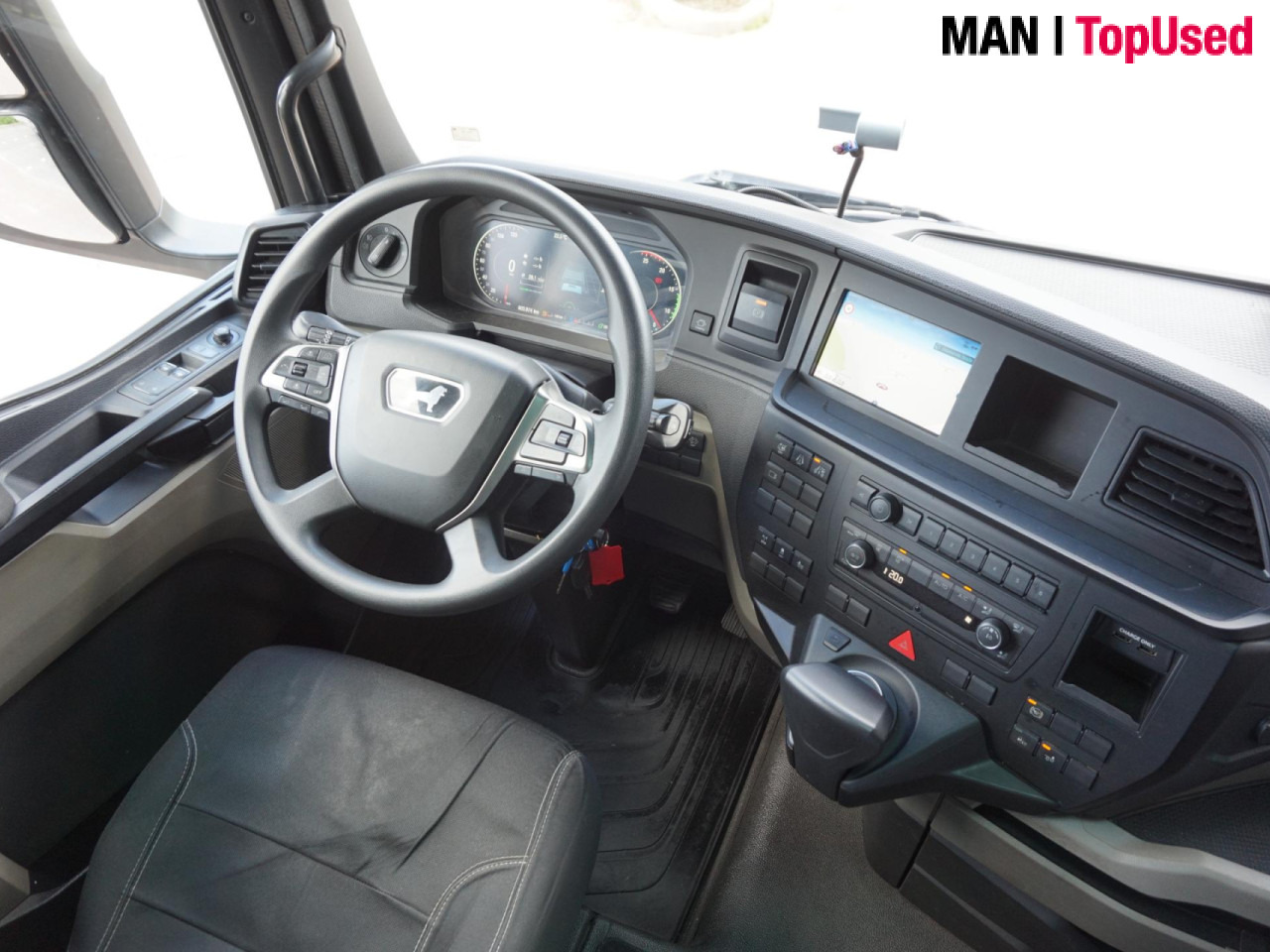 MAN TGX 26.470 6x2-4 LL CH LIFT/LENK/RETARDER - Camião transportador de contêineres/ Caixa móvel: foto 2 MAN TGX 26.470 6x2-4 LL CH LIFT/LENK/RETARDER - Camião transportador de contêineres/ Caixa móvel: foto 2
