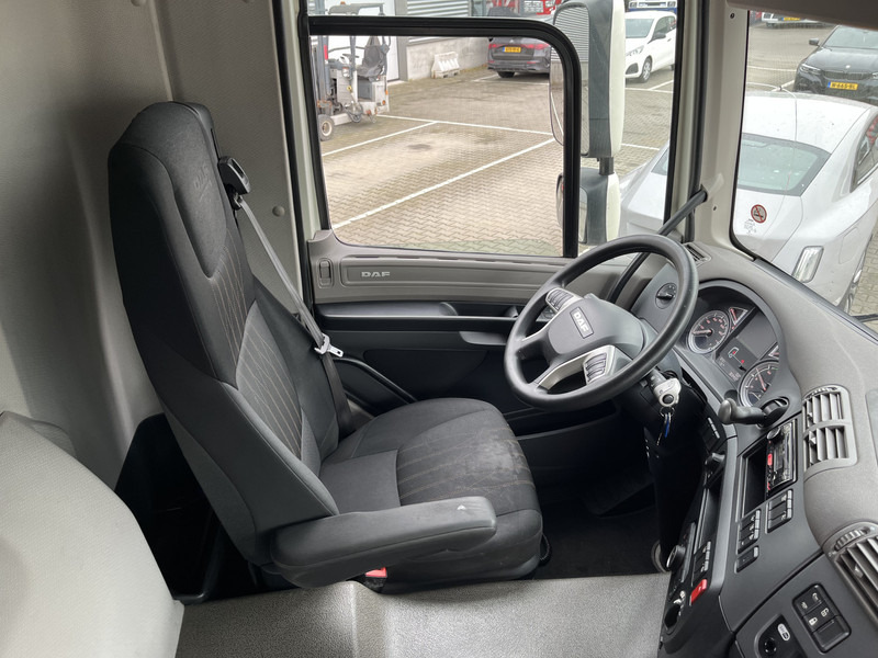 DAF CF 260 FA / Carrier Koeler - 30 gr / Chereau Frigobox / Laadklep 2000 kg - Camião frigorífico: foto 3 DAF CF 260 FA / Carrier Koeler - 30 gr / Chereau Frigobox / Laadklep 2000 kg - Camião frigorífico: foto 3