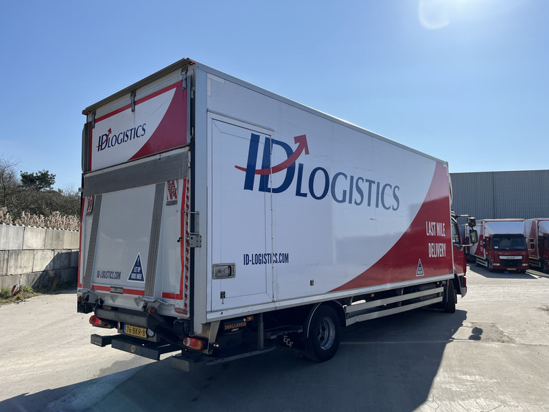 DAF LF 210 FA / 12 Ton / 354 dkm / Box / Laadklep / NL Truck - Camião furgão: foto 2 DAF LF 210 FA / 12 Ton / 354 dkm / Box / Laadklep / NL Truck - Camião furgão: foto 2