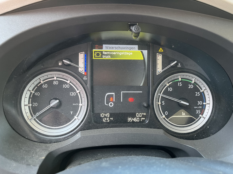 DAF LF 210 FA / 12 Ton / 354 dkm / Box / Laadklep / NL Truck - Camião furgão: foto 4 DAF LF 210 FA / 12 Ton / 354 dkm / Box / Laadklep / NL Truck - Camião furgão: foto 4