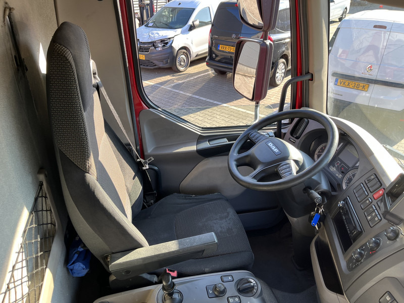 DAF LF 210 FA / 12 Ton / 394 dkm / Box / Loadlift / NL Truck - Camião furgão: foto 3 DAF LF 210 FA / 12 Ton / 394 dkm / Box / Loadlift / NL Truck - Camião furgão: foto 3