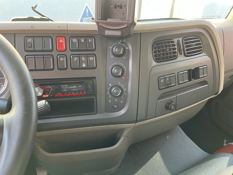 DAF LF 210 FA / 12 Ton / 396 dkm / Box / Loadlift / NL Truck - Camião furgão: foto 5 DAF LF 210 FA / 12 Ton / 396 dkm / Box / Loadlift / NL Truck - Camião furgão: foto 5