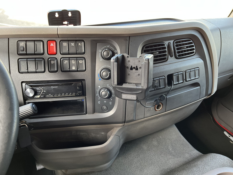 DAF LF 210 FA / 12 Ton / 406 dkm / Box / Loadlift / NL Truck - Camião furgão: foto 5 DAF LF 210 FA / 12 Ton / 406 dkm / Box / Loadlift / NL Truck - Camião furgão: foto 5
