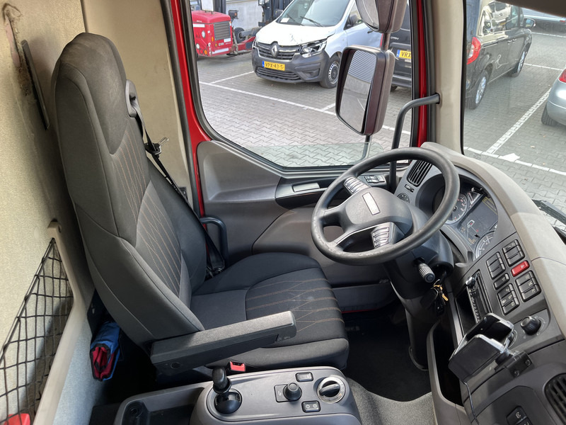 DAF LF 210 FA / 12 Ton / 406 dkm / Box / Loadlift / NL Truck - Camião furgão: foto 3 DAF LF 210 FA / 12 Ton / 406 dkm / Box / Loadlift / NL Truck - Camião furgão: foto 3