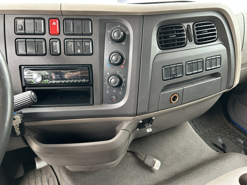 DAF LF 210 FA / 12 Ton / 454 dkm / Pritsch-Plane / LBW / NL Truck - Camião de lona: foto 5 DAF LF 210 FA / 12 Ton / 454 dkm / Pritsch-Plane / LBW / NL Truck - Camião de lona: foto 5