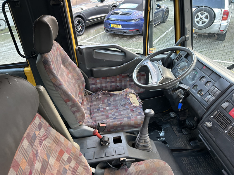 Iveco EuroCargo 80E15 / Double Cab / Manual / 427 dkm / Blad - Blad / Box Truck - Camião furgão: foto 3 Iveco EuroCargo 80E15 / Double Cab / Manual / 427 dkm / Blad - Blad / Box Truck - Camião furgão: foto 3