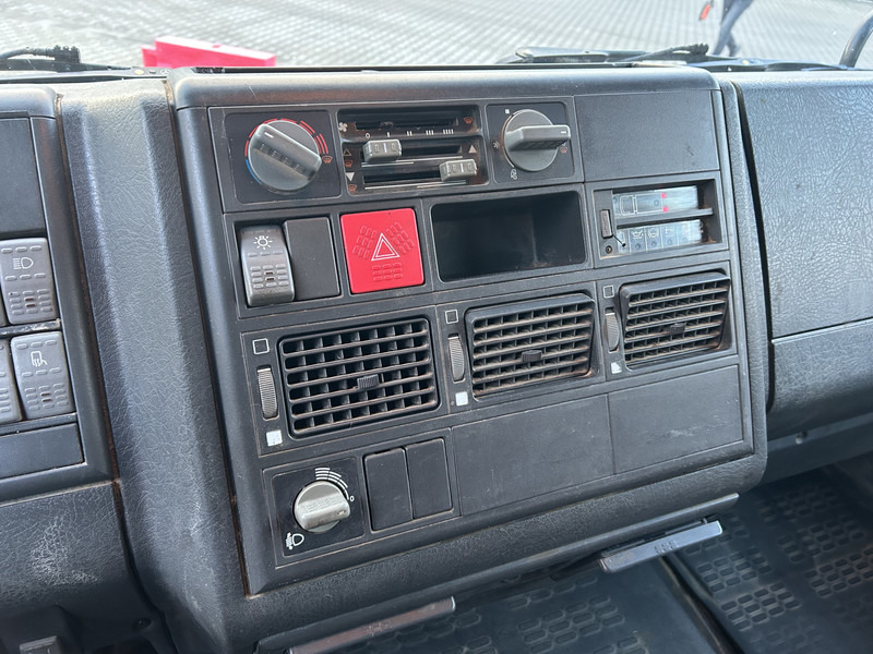 Iveco EuroCargo 80E15 / Double Cab / Manual / 427 dkm / Blad - Blad / Box Truck - Camião furgão: foto 5 Iveco EuroCargo 80E15 / Double Cab / Manual / 427 dkm / Blad - Blad / Box Truck - Camião furgão: foto 5