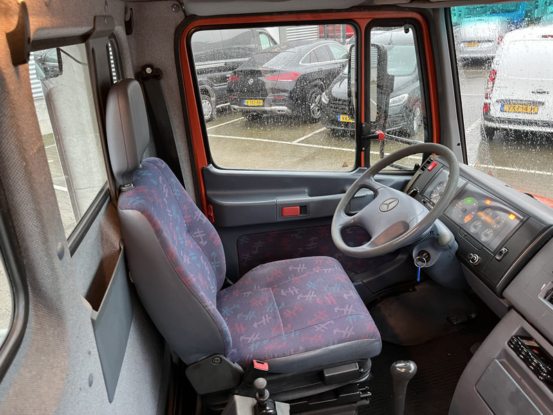 Mercedes-Benz Vario 612 D / Car - Machine Transporter 570 cm / Winch / Ramps / NL Truck - Camião transporte de veículos: foto 4 Mercedes-Benz Vario 612 D / Car - Machine Transporter 570 cm / Winch / Ramps / NL Truck - Camião transporte de veículos: foto 4