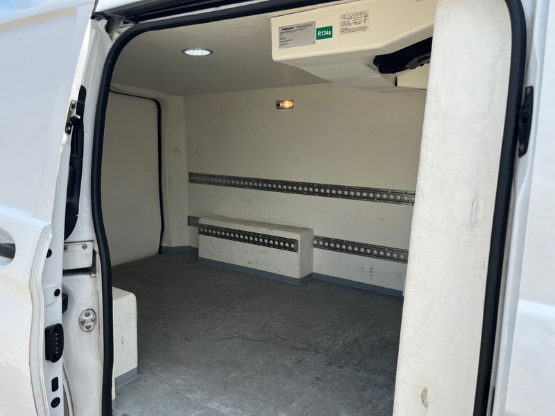 Mercedes-Benz Vito / 114 CDI / L2H1 / Frigo / gekoelde laadbak / APK-TUV 05-26 - Furgão compacto: foto 4 Mercedes-Benz Vito / 114 CDI / L2H1 / Frigo / gekoelde laadbak / APK-TUV 05-26 - Furgão compacto: foto 4