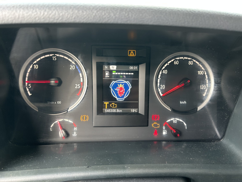 Scania P 320 / 18 ton / 545 dkm / Box 8 mtr / Loadlift / APK TUV 08-25 - Camião furgão: foto 4 Scania P 320 / 18 ton / 545 dkm / Box 8 mtr / Loadlift / APK TUV 08-25 - Camião furgão: foto 4