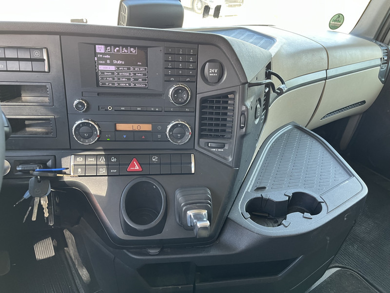 Mercedes-Benz Actros 1842 Streamspace / 945 dkm / 2 Tanks / NL Truck - Tractor: foto 5 Mercedes-Benz Actros 1842 Streamspace / 945 dkm / 2 Tanks / NL Truck - Tractor: foto 5